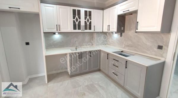 Muradiye Mah 2+1 Full Özellikli Satılık Ara Kat Daire