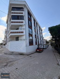 Biga Yeniceköyde Satılık Büyük 2+1 Ebeveyn Banyolu