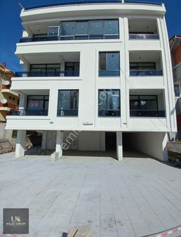 Kılıç Grup Asansörlü Deniz Manzaralı 3+1 Çatı Dubleks