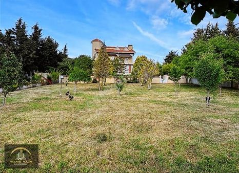 Home'dan Binkılıç Fatih Mah'de 2350m² Arsa İçerisinde 7+3 Villa.