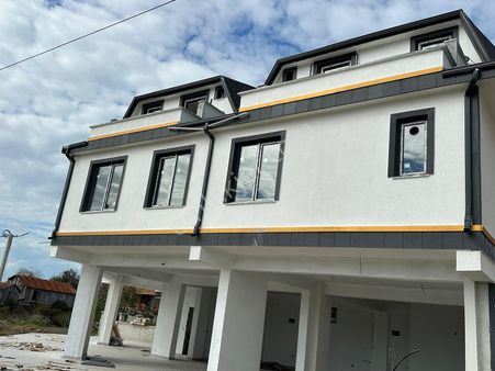 Sakarya Kocaali’de Denize Çok Yakın Sıfır Dubleks 2+1 Ve 3+1 Villalar Satışta