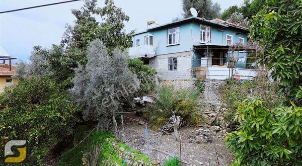 Alanya Kestlede Satılık 777 M2 Arsa Ve Ev