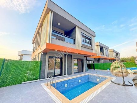 Güzelçamlıda Özel Havuzlu 4+1 Villa