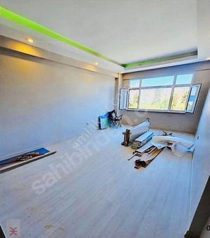 Yeldeğirmeninde 3+1 İçi Komple Yenilenmiş Kombili Marmaraya Yakın Şık Temiz Satılık Daire