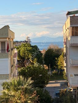 Kuşadası Güzelçamlı'da Satılık Ana Cadde Üzeri Denize Yakın Daire