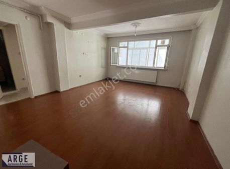 Merkezi Konumda Satılık Ara Katı 2 + 1 Daire