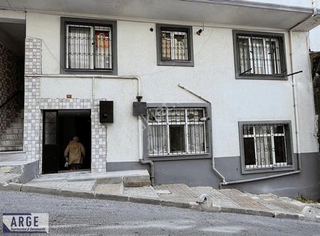 Merkezi Konumda Satılık 5 + 1 Giriş Katı