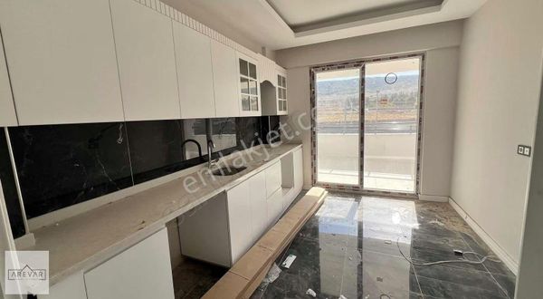 Arevar Dan Göktürk'te Sıfır Lüx 2+1 Daire