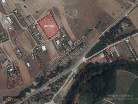 Kızılınler Mahallesinde Ana Yola Yakın 3.200 M² Satılık Tarla!