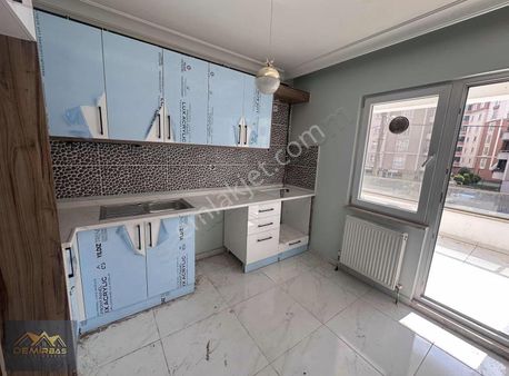 Demirbaş Gayrimenkul Danışmanlığından Kiralık 3+1 Daire