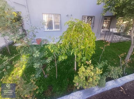 Bağlıca'da Muhteşem Manzaralı, Geniş Bahçeli, Satılık 4+1 Villa