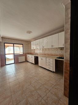 Çankaya Öveçler 'de Acil Satılık 3+1 Yapılı Daire