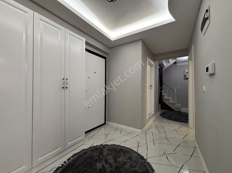 Barbaros Mahallesinde 5+1 Geniş Dublex Daire