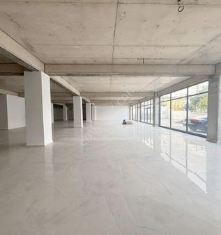 Pendik'de Merkezi Konumda Yeni Binada 400m2 Fırsat Dükkkanlar!!!
