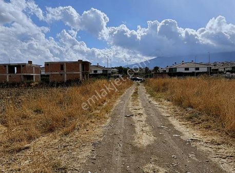 Pek Emlaktan Villa Lar Bölgesin De 226 M2 İmarlı Satılık Arsa