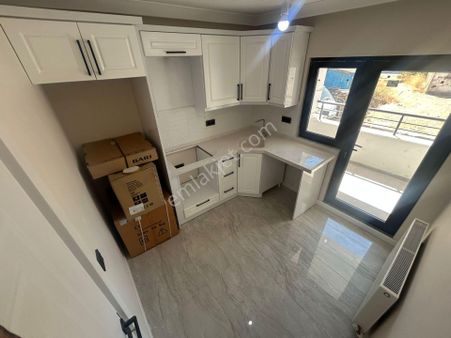 Yüksel'den Kadıköy'de Müstakil Tadında Öncephe D.gazlı 2+1 Daire