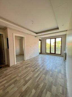 Balkonlu Kombili Uygun Fiyata Yeni Apart Fırsatı....