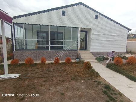 Fazelden Eskişehirde Arsa Üstünde Bahçeli Ev