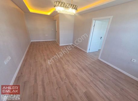 Ahiler'den Orta Katta Çift Balkonlu Full Yapılı Satılık Daire