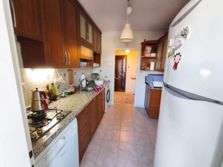 Emlakbank Konutları Cadde Üzeri Arakat Kombili Kiralık 2+1 Daire