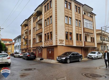 Remax Mavi-adapazarı Yahyalar Mh Çarşı Merkezde Geniş 3+1 Daire