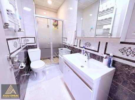 Arzu Emlaktan Asansörlü 2+1 Balkonlu Masrafsız Satılık Daire