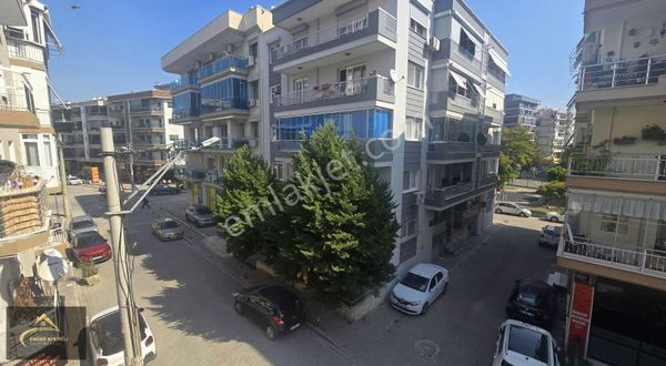 Yalı Mahallesinde Caddeye Yakın 2+1