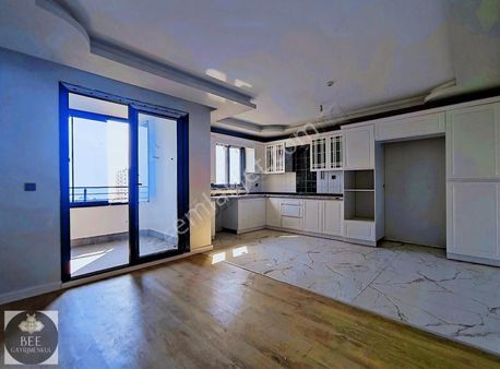 Bee'den Deniz Manzaralı 4+1 Havuzlu Sitede Doğalgazlı Masrafsız