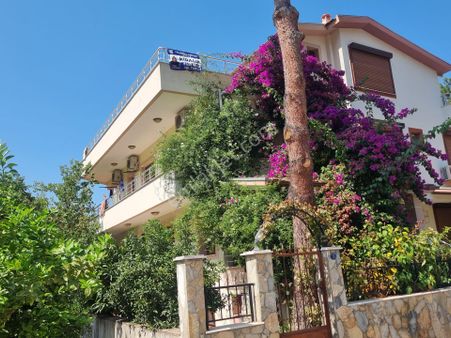Özdere Çukuraltı Mahallesi Kalemlik Mevkiinde Eşyalı , 3 Katlı 4+1 Kiralık Villa