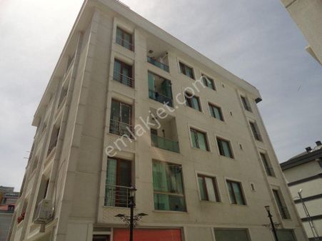 Beylikdüzü Kavaklı İlçe Emniyet Mevkiinde 2+1 Eşyalı Kiralık Daire