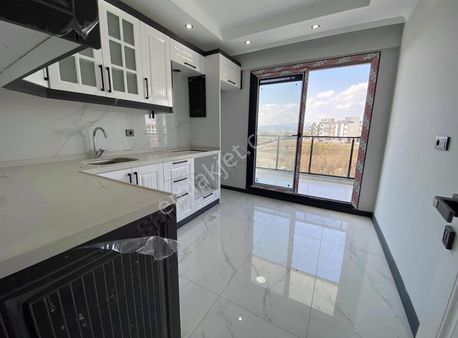 Aytaç Emlak'tan Muradiyede Full Lüks Ara Kat Köşe 2+1 K. M.