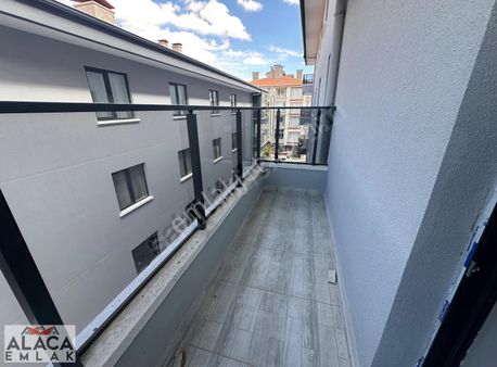 Başak Mahallesi'nde Ebeveyn&giyinme Odalı Sıfır 3+1 Daire