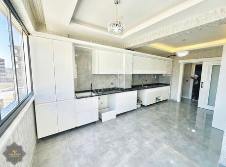 Ertuğrulgazi'de Muazzam Konumda Ön Cephe 2.5+1 Kat Bahçeli..!