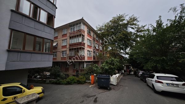 Mecidiyeköy De Merkezi Konumda Balkonlu Aydınlık Ferah 1+1 Daire