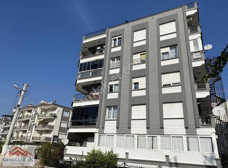 Güven Emlak'tan Satılık Fatih'te 3+1 Arakat Daire