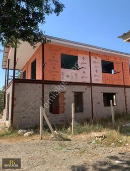 Paris'ten Salbaş/karakuyuda 344m2arsa İçerisinde 3+1 Ev