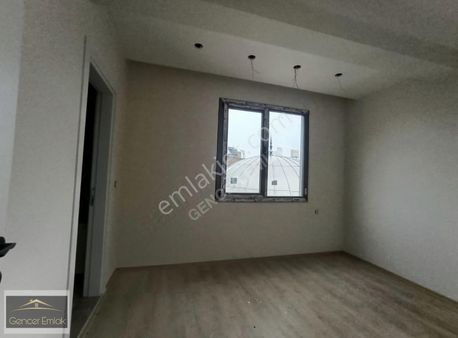 Namık Kemal De Ebeveyn Banyolu 2+1 Geniş Daire