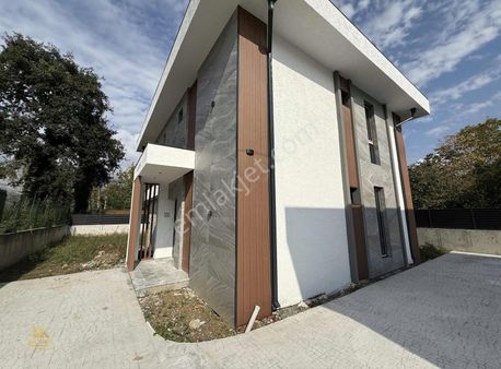 Sapanca Çayiçi İpekyolu Mevkii Satılık Müstakil Bahçeli Villa