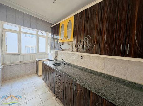 Necaroğullarından Ofis Pazar Sokağında 3+1 Daire