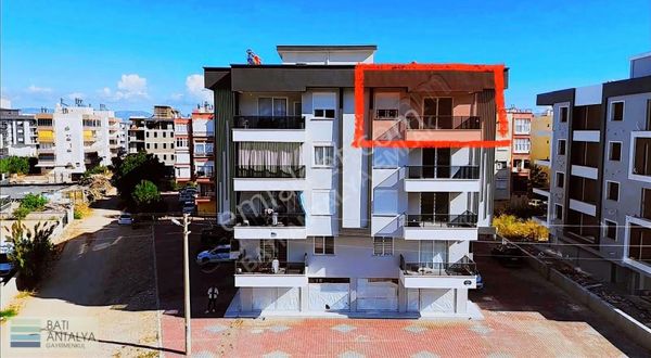 İşlek Cadde Üstü Satılık 2+1 Ayrı Mutfaklı Ebeveyn Banyolu Daire