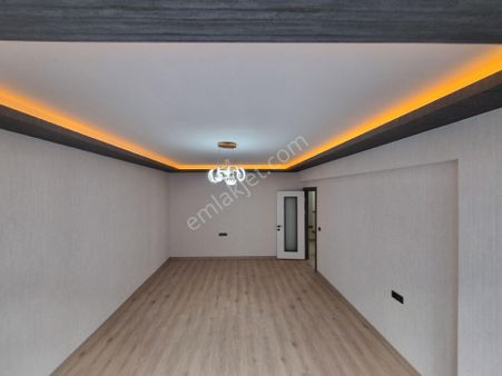 Sincan Yenikentte Acil Satılık Ön Cephe Arakat Ulaşımın Dibinde