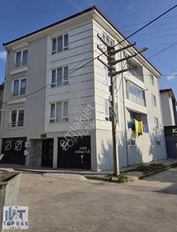 Toprak Emlaktan Şirintepe Mh İsmet İnönü2 Cd Yakını Arakat 1+1