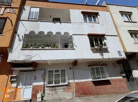 75 Mah 3 Katlı Bakımlı Satılık Müstakil Ev