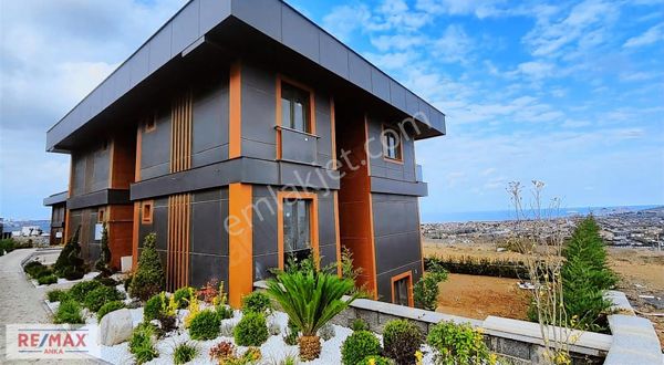 Remax Anka'dan Deniz Manzaralı Satılık 3+1 Dubleks Daireler