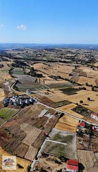 Cebesoy Emlak'tan Kertil Mahallesinde 661 M2 %40 İmarlı Arsa