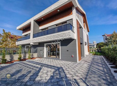 İncek Kızılcaşar Tek Yapı Geniş Bahçeli Otoparklı Lüks 5+1 Villa