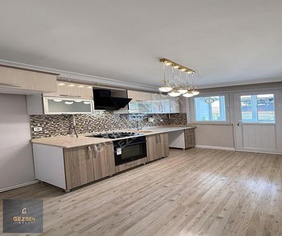 Beylikdüzü Cumhuriyet Mahallesinde 3+1 Satılık Daire