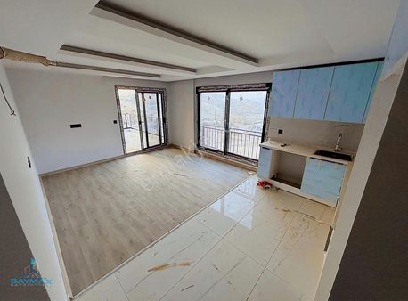 Kabasakal Bulvar Üzeri Site İçerisin'de 4+1 Sıfır Kiralık Daire.