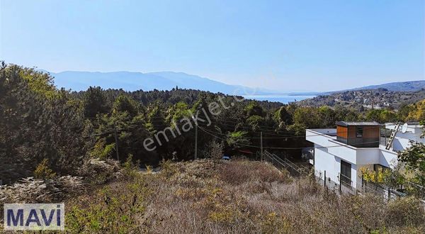 Remax Mavi'den Esentepe'de Göl Manzaralı Arsa