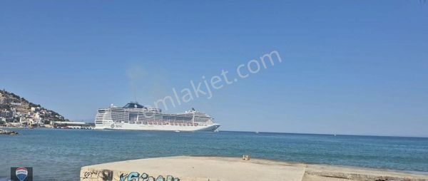 Kuşadası Türkmen Mh. Atatürk Bulvarında Denıze Sıfır Yalı Daıresı